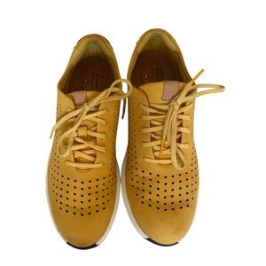 Clarks Unstructured Yellow Leather Sneakers Women’s Size 7.5  Comfort